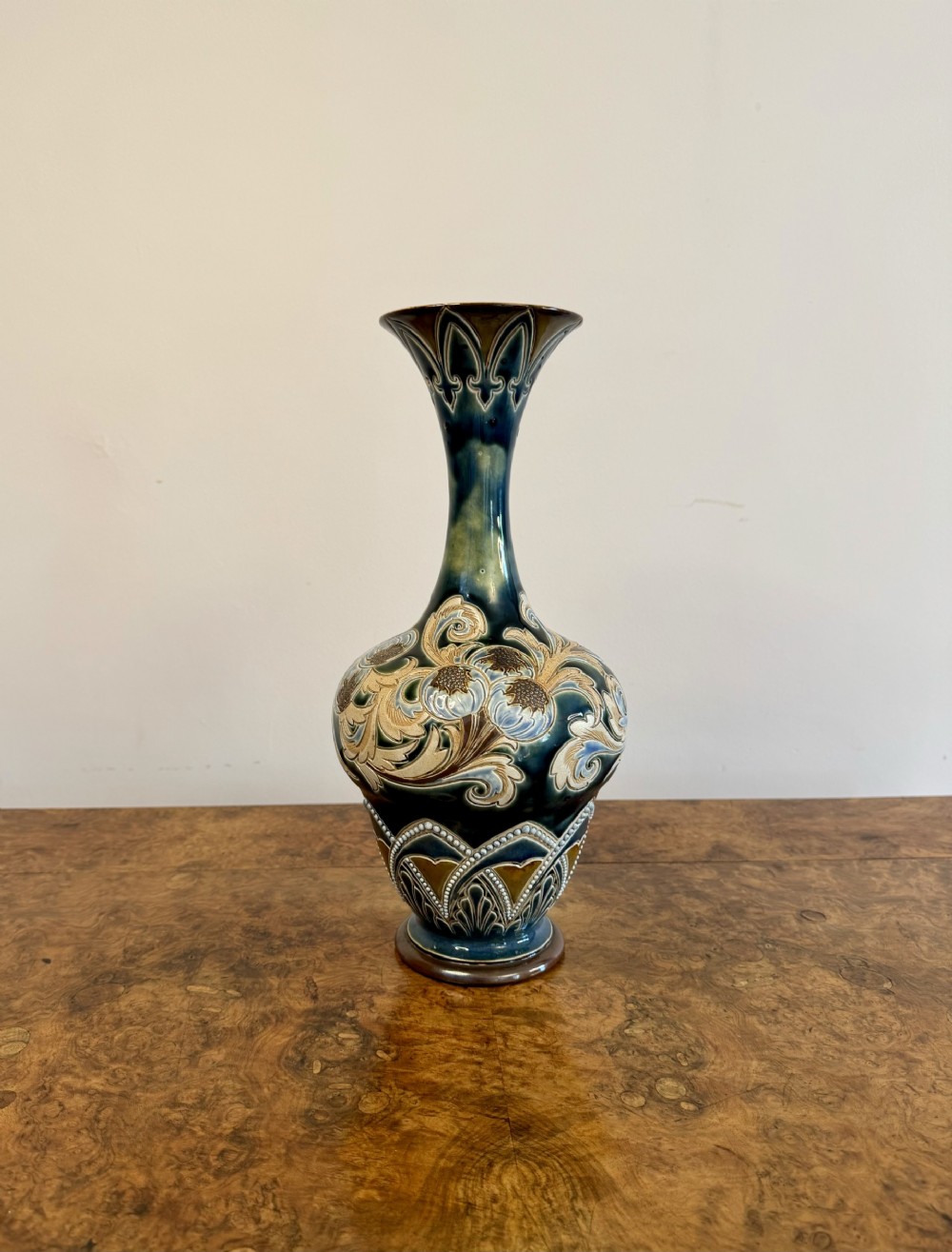 Attractive quality antique Doulton lambeth vase by Eliza Simmance