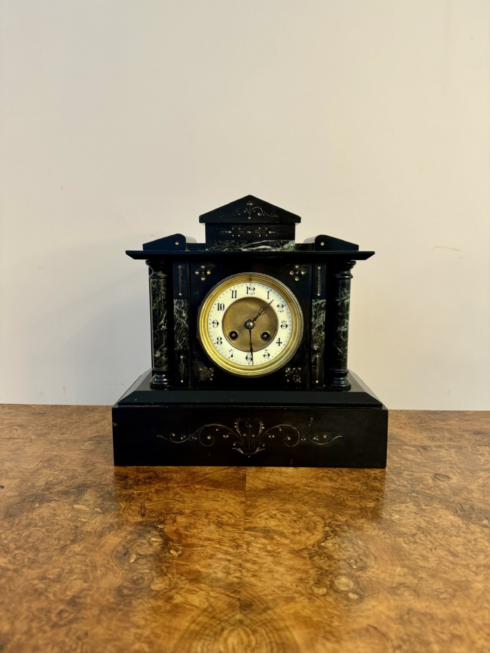 Attractive quality antique Victorian eight day mantle clock 