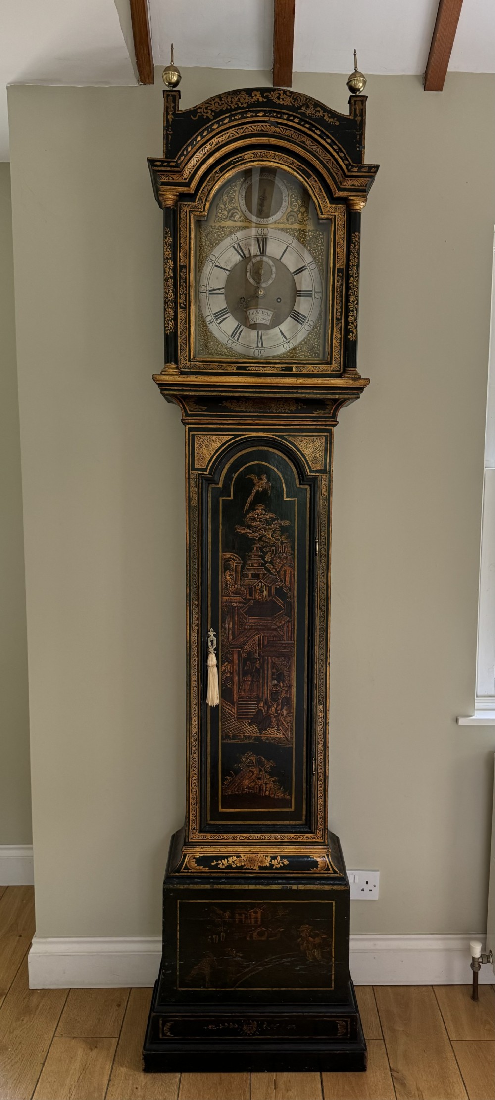 Fantastic quality antique George III lacquered and chinoiserie decorated longcase clock