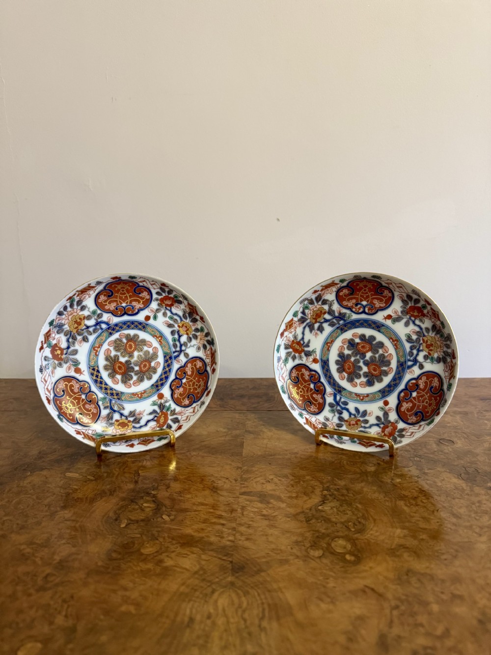 Fine quality pair of antique Japanese imari plates 