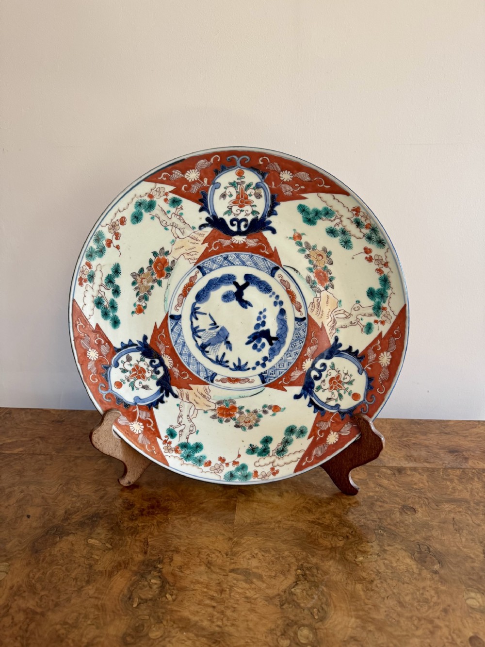 Lovely quality antique large Japanese imari plate 