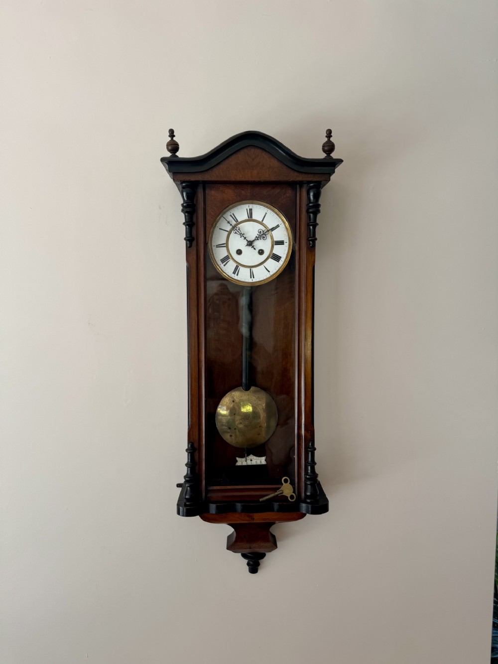 Fine quality antique Victorian walnut cased wall clock 