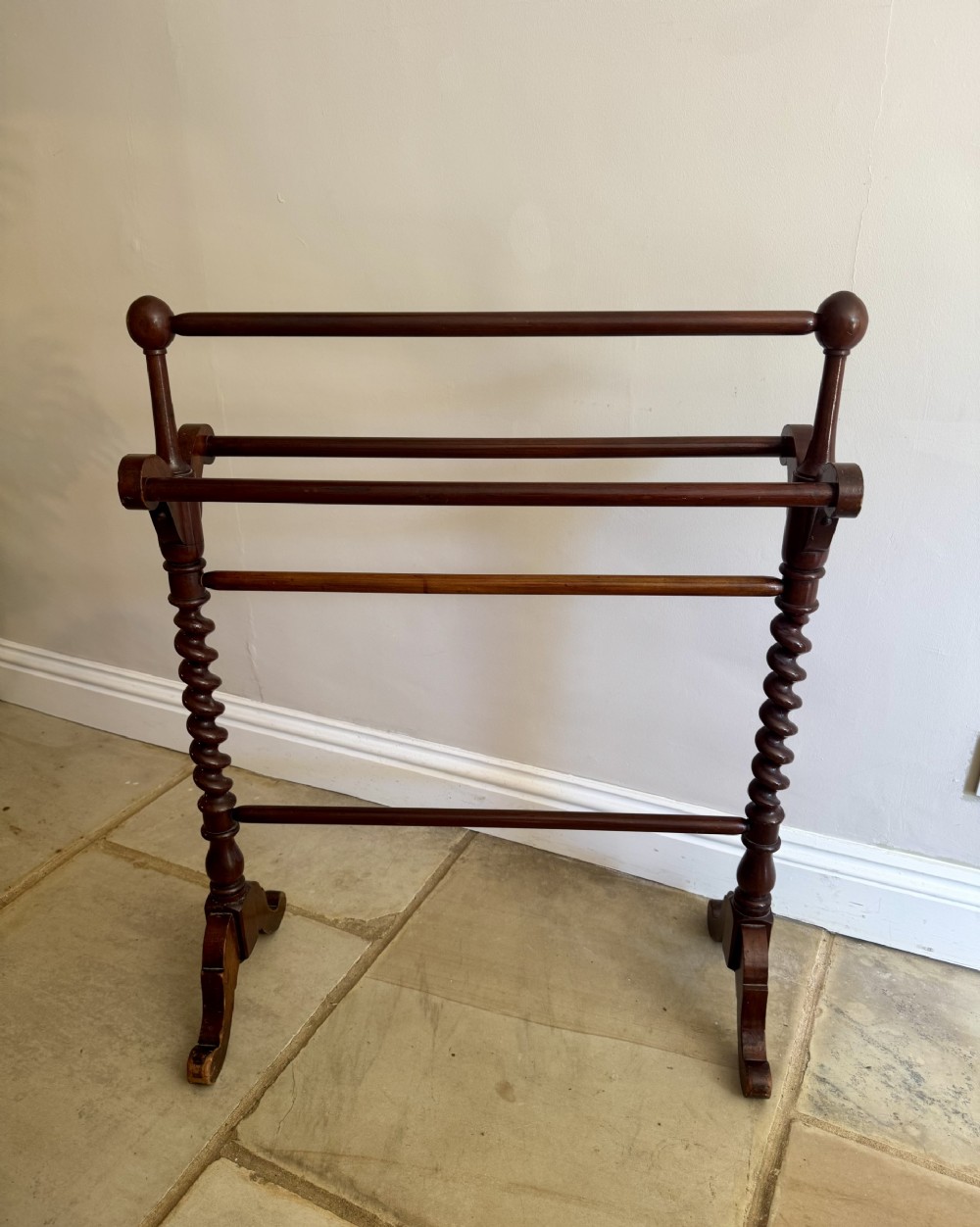 Antique Victorian quality mahogany towel rail