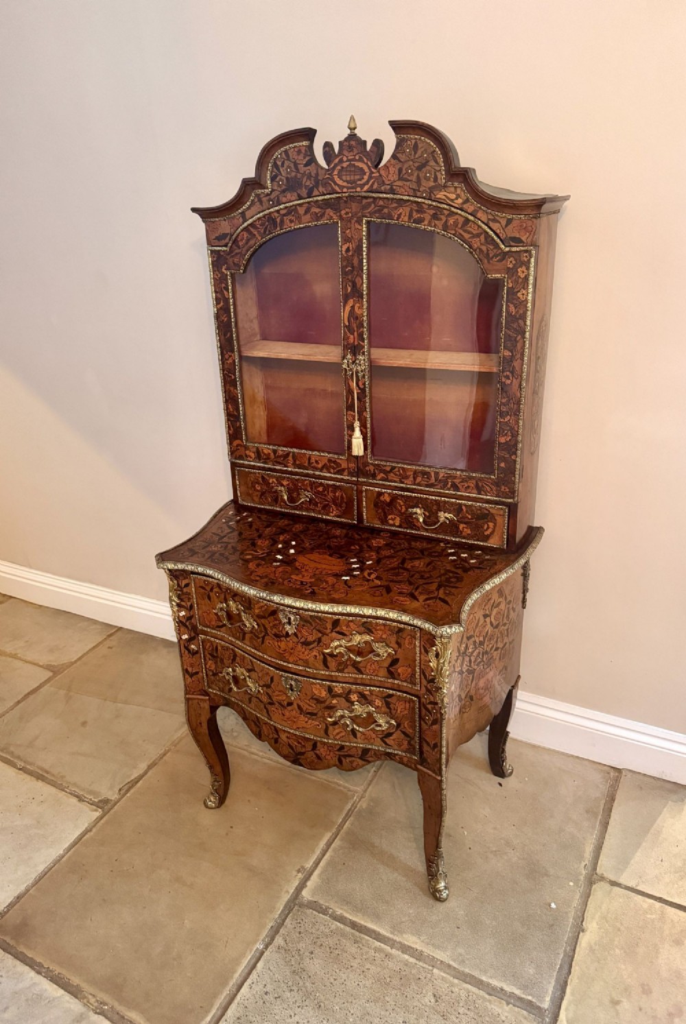 Outstanding quality antique 18th century Dutch walnut marquetry inlaid cabinet on chest