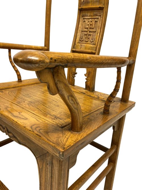 A GOOD PAIR OF XIX CENTURY CHINESE YOKE BACK SCHOLARS CHAIRS IN ELM - ADDITIONAL PHOTO 5