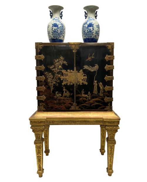 A FINE WILLIAM MARY CHINOISERIE CABINET ON STAND - ADDITIONAL PHOTO 6