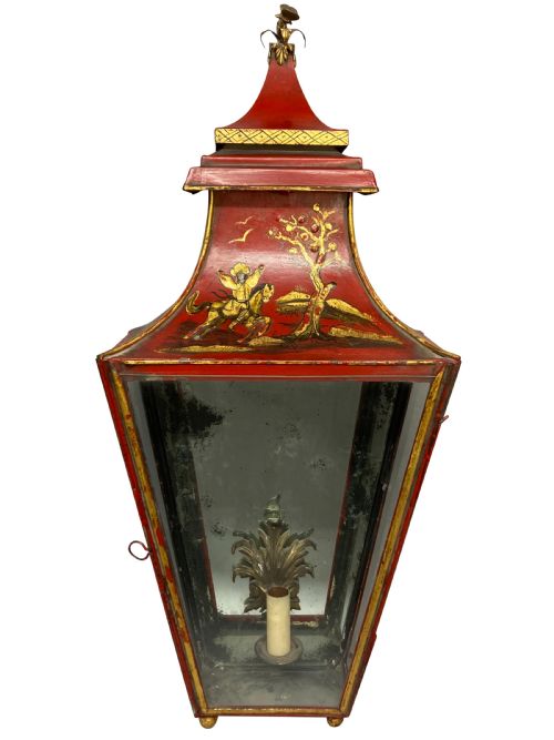AN IMPRESSIVE PAIR OF REGENCY STYLE SCARLET JAPANNED WALL LANTERNS - ADDITIONAL PHOTO 5