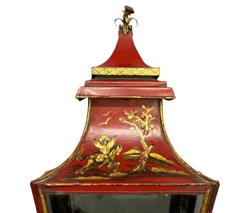 AN IMPRESSIVE PAIR OF REGENCY STYLE SCARLET JAPANNED WALL LANTERNS - ADDITIONAL PHOTO 6