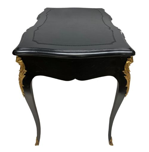A BLACK LACQUERED LOUIS XV STYLE WRITING TABLE - ADDITIONAL PHOTO 2