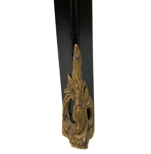 A BLACK LACQUERED LOUIS XV STYLE WRITING TABLE - ADDITIONAL PHOTO 9