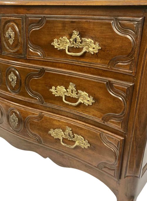 A LOUIS XV PROVINCIAL COMMODE IN WALNUT - ADDITIONAL PHOTO 5
