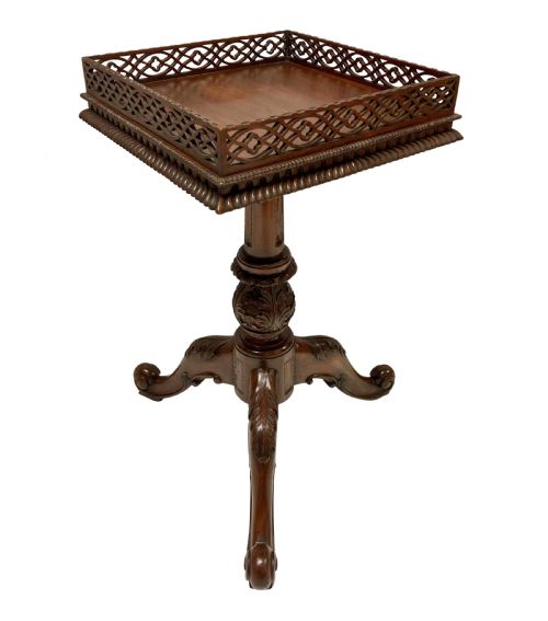 A PAIR OF FINE CHIPPENDALE STYLE MAHOGANY WINE TABLES - ADDITIONAL PHOTO 1