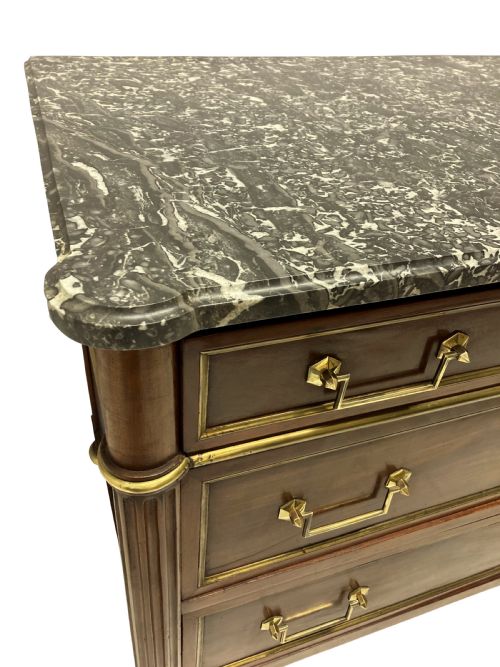 A DIRECTOIRE COMMODE IN MAHOGANY WITH A GREY MARBLE TOP - ADDITIONAL PHOTO 4