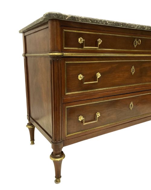 A DIRECTOIRE COMMODE IN MAHOGANY WITH A GREY MARBLE TOP - ADDITIONAL PHOTO 6
