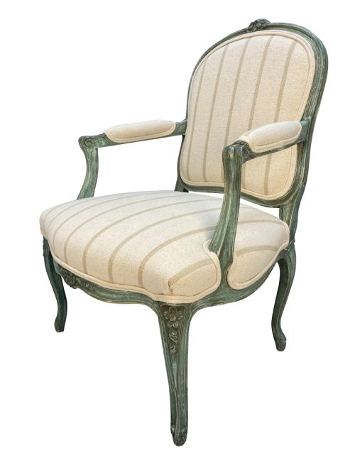 A PAIR OF PAINTED LOUIS XV STYLE ARMCHAIRS - ADDITIONAL PHOTO 2