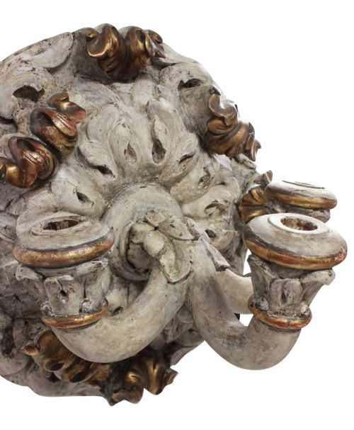 A LARGE XIX CENTURY CARVED THREE BRANCH SCONCE - ADDITIONAL PHOTO 3