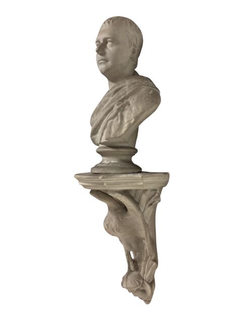 A CLASSICAL PLASTER LIBRARY BUST OF WALTER SCOTT ON BRACKET - ADDITIONAL PHOTO 2