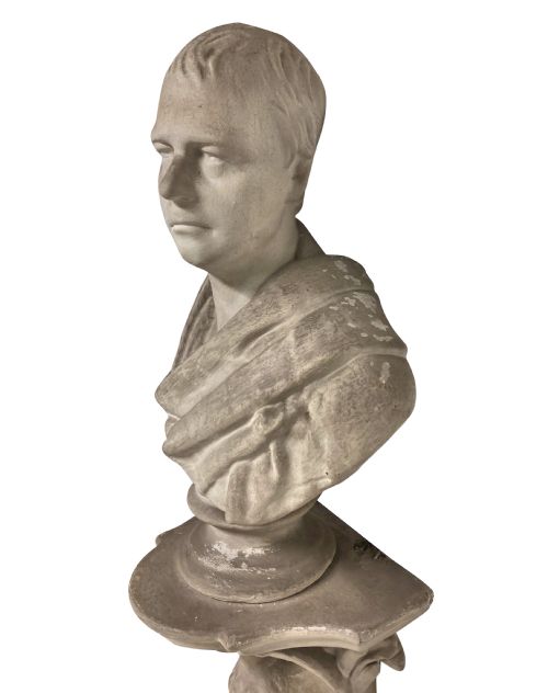 A CLASSICAL PLASTER LIBRARY BUST OF WALTER SCOTT ON BRACKET - ADDITIONAL PHOTO 3