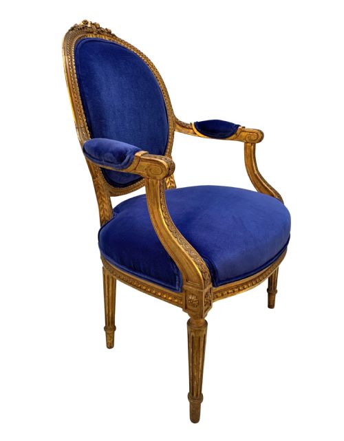 A SET OF FOUR LOUIS XVI STYLE GILTWOOD ARMCHAIRS IN BLUE VELVET - ADDITIONAL PHOTO 2