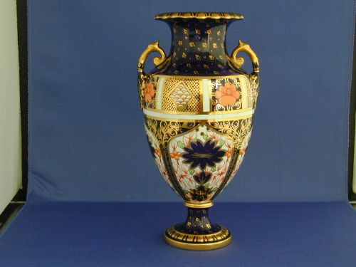 Royal Crown Derby 1128 Imari Pattern Vase.