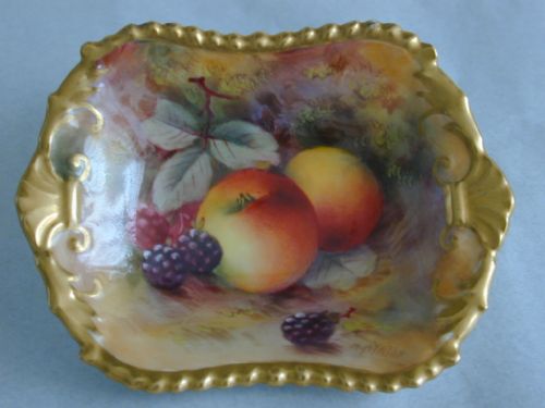 royal worcester fruit decorated bon bon dish - CATEGORY: ANTIQUE CERAMICS - DATED 1920