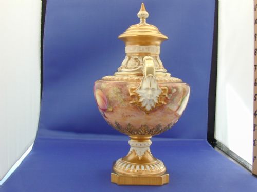 ROYAL WORCESTER VASE AND COVER FRUIT PAINTED BY FREEMAN - ADDITIONAL PHOTO 2