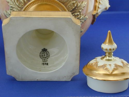 ROYAL WORCESTER VASE AND COVER FRUIT PAINTED BY FREEMAN - ADDITIONAL PHOTO 4