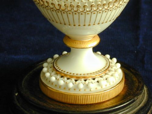 ROYAL WORCESTER RETICULATED VASE AND COVER SIGNED GEORGE OWEN - ADDITIONAL PHOTO 5