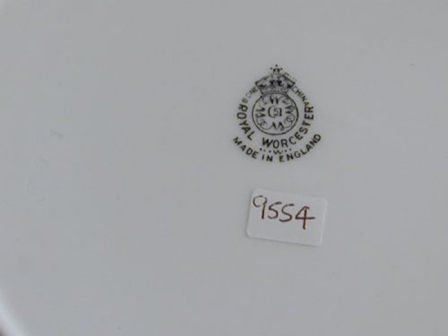 ROYAL WORCESTER FRUIT DECORATED STAR EDGE DESSERT PLATE BY AYRTON - ADDITIONAL PHOTO 2