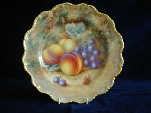 royal worcester star edge fruit decorated dessert plate by ayrton - CATEGORY: ANTIQUE PLATES - DATED 1960