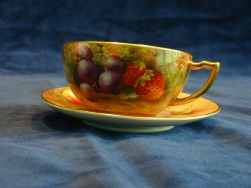 ROYAL WORCESTER MEDIUM SIZE CUP AND SAUCER DECORATED FRUIT INSIDE AND OUTSIDE - ADDITIONAL PHOTO 2