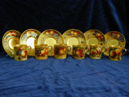 royal worcester fruit decorated set of coffee cans and saucers - CATEGORY: ANTIQUE CUPS - DATED 1920