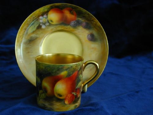 ROYAL WORCESTER FRUIT DECORATED SET OF COFFEE CANS AND SAUCERS - ADDITIONAL PHOTO 3