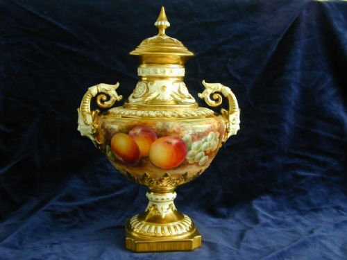 royal worcester artist signed fruit decorated vase and cover - CATEGORY: ANTIQUE VASES - DATED 1960