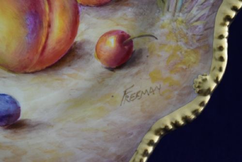 ROYAL WORCESTER FRUIT DECORATED DESSERT PLATE BY FREEMAN - ADDITIONAL PHOTO 1