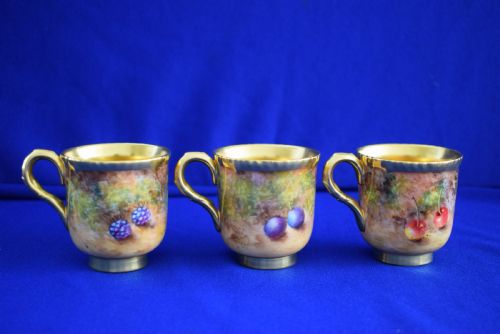 ROYAL WORCESTER SET OF 6 FRUIT PAINTED COFFEE CUPS AND SAUCERS - ADDITIONAL PHOTO 3