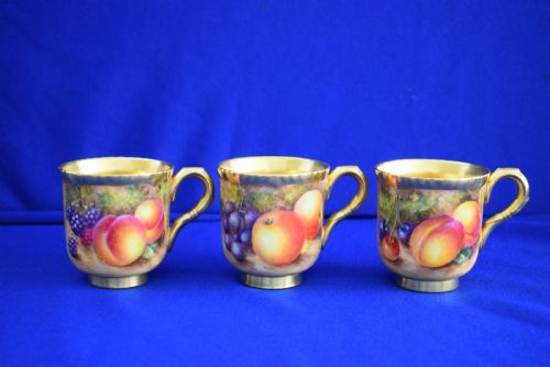 ROYAL WORCESTER SET OF 6 FRUIT PAINTED COFFEE CUPS AND SAUCERS - ADDITIONAL PHOTO 4