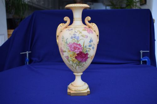 royal worcester blush ivory floral vase - CATEGORY: ANTIQUE VASES - DATED 1910