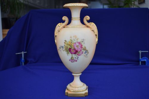 ROYAL WORCESTER BLUSH IVORY FLORAL VASE - ADDITIONAL PHOTO 2