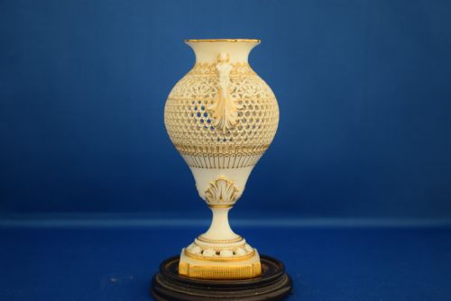 ANTIQUE ROYAL WORCESTER RETICULATED VASE SIGNED GEORGE OWEN - ADDITIONAL PHOTO 1