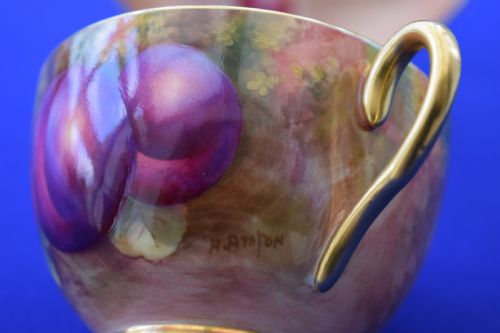 ROYAL WORCESTER FRUIT PAINTED CUP AND SAUCER SIGNED AYRTON AND TOWNSEND - ADDITIONAL PHOTO 2