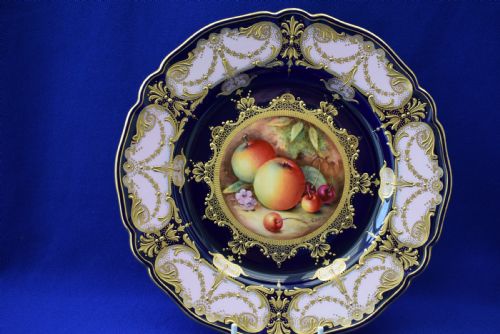 royal worcester cabinet plate painted fruit by wm bee - CATEGORY: ANTIQUE CERAMICS - DATED 1930