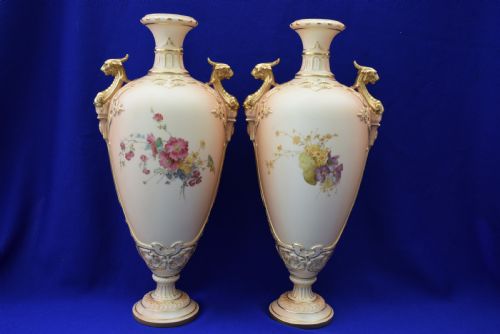 ROYAL WORCESTER LARGE PAIR OF BLUSH IVORY VASES WITH FLORAL DECORATION - ADDITIONAL PHOTO 1