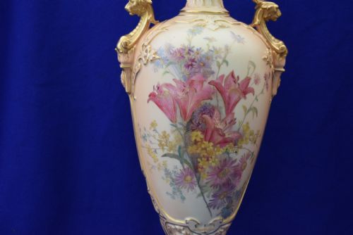 ROYAL WORCESTER LARGE PAIR OF BLUSH IVORY VASES WITH FLORAL DECORATION - ADDITIONAL PHOTO 2