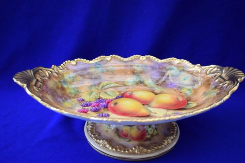 royal worcester painted fruit low comprt artist signed - CATEGORY: ANTIQUE CERAMICS - DATED 1960