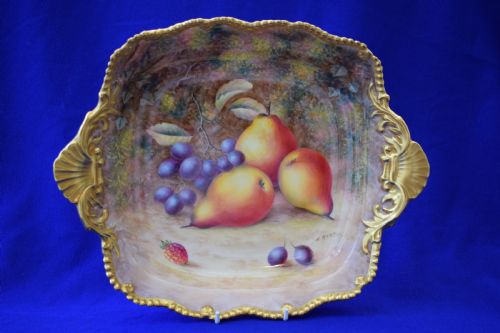 royal worcester painted fruit tudor tray by h ayrton - CATEGORY: ANTIQUE CERAMICS - DATED 1960