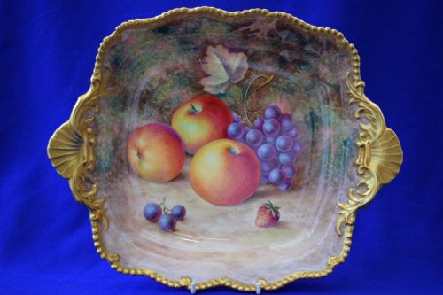 royal worcester painted fruit tudor tray artist signed - CATEGORY: ANTIQUE CERAMICS - DATED 1960