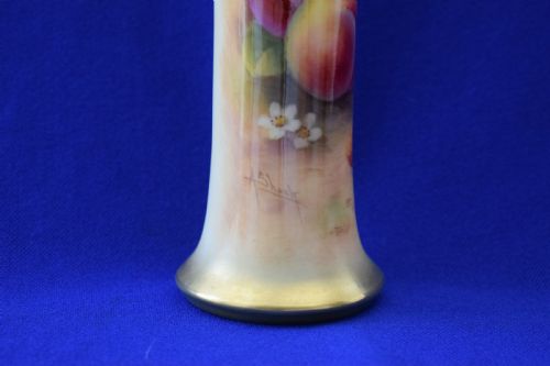 ROYAL WORCESTER PAINTED FRUIT SPILL VASE SIGNED A SHUCK - ADDITIONAL PHOTO 3