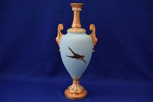 ROYAL WORCESTER VASE DECORATED SWANS BY CHARLES BALDWYN - ADDITIONAL PHOTO 1