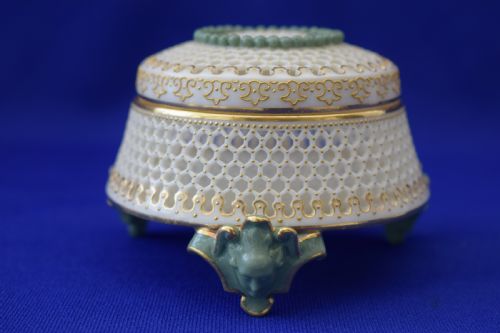 ROYAL WORCESTER RETICULATED CANDY BOX AND COVER BY GEORGE OWEN - ADDITIONAL PHOTO 1
